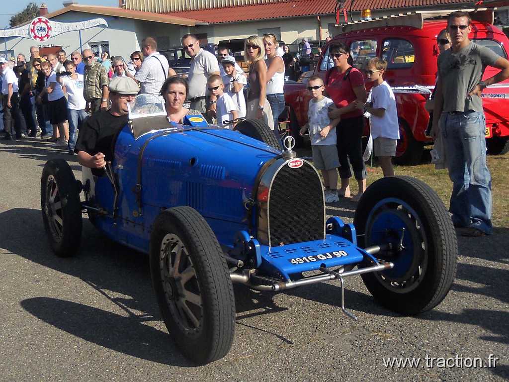 2011_rustenhart (140).jpg - 02/10/2011 - 68740 RUSTENHART 31ème Randonnée Internationale des Vendanges - Le défilé - BUGATTI Type 35